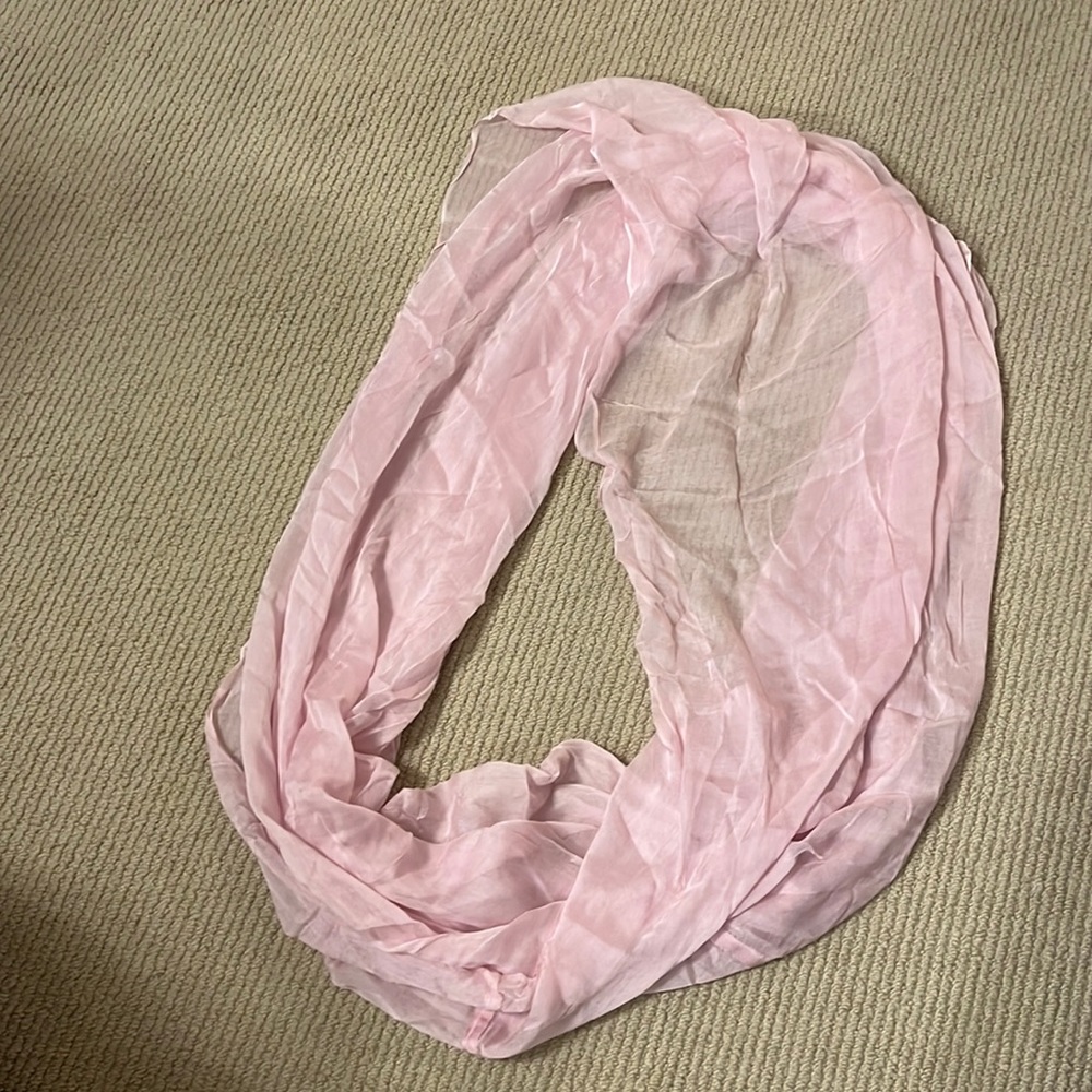 Tahari circle scarf !